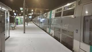 Départ sous la neige dun MI09 du RER A à Nanterre Université [upl. by Terrab]