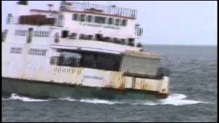 Ferry Boat No temporal Bahia Quase vira [upl. by Wallack]