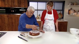 Antonio Carluccios luchtig mascarponegebak  Allerhande [upl. by Iggem]