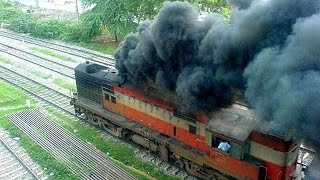 Crazy COLD STARTING UP DIESEL LOCOMOTIVE Engines and Smoke [upl. by Ardnoel922]