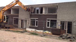 Sloop van 27 woningen in de Schiedamse wijk de Velden gestart [upl. by Yelac]