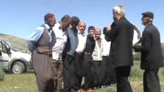 AKADEMİ FOLKLOR 2009 AMED SİLVANALBANE VE KAVALLA ESKİ OYUNLARIMIZ [upl. by Yreved]