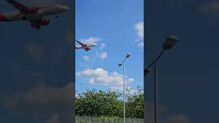 Easyjet Landing on Gatwick Airport [upl. by Ainafetse]