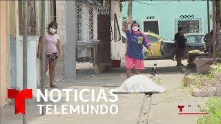 Fuertes imágenes de cadáveres acumulados en las calles y casas de Ecuador  Noticias Telemundo [upl. by Aerdma]