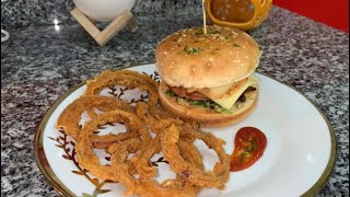 برجر بصلصة مميزة 🍔😍 و حلقات البصل المقرمشة 😋🧅 [upl. by Claudelle]