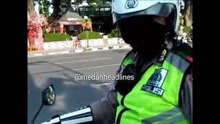 Salah satu Polisi di Medan menerobos Lampu Merah [upl. by Carlin]