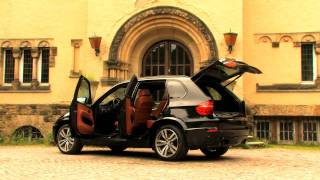 BMW X5 M xDrive E70 V8 mit 555 PS und Vollausstattung als Gebrauchtwagen [upl. by Enylhsa]