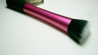 Review Samantha Chapman Real Techniques Stippling Brush [upl. by Folger930]