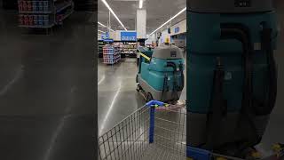 The 100000 unmanned autonomous robot floor sweeper AMR T7 at Walmart 2024 [upl. by Moise]