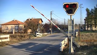 Spoorwegovergang Knizhovnik Книжовник BG  Railroad crossing  Железопътен прелез [upl. by Eihs182]