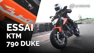 Essai KTM 790 Duke 2018 [upl. by Arrad]