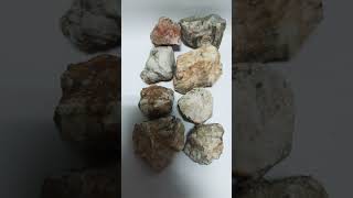 ROCAS CON CUARZOS MINERALES DE COLECCIONCUARZOS youtubeshorts mineralesnaturales [upl. by Drahcir48]