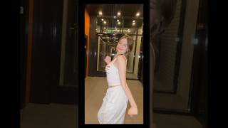 rosesarerosie trending apt dance [upl. by Kramal875]