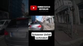 Radfahrer verhindert schweren Unfall  BMW Fahrer schaut nicht nach hinten [upl. by Cele]