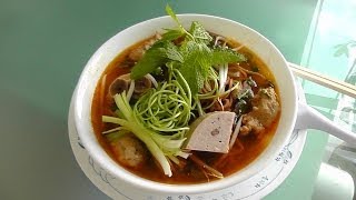 Vietnamese Spicy Beef Noodle Soup  Bún Bò Huế [upl. by Petta]