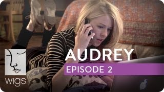 Tyler Henry Connects Arielle Kebbel To Her Great Uncle amp Brings Her To Tears  Hollywood Medium  E [upl. by Aikemehs]