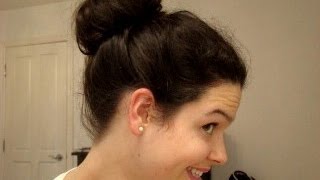 Comment faire un sock bun coiffure et accessoire [upl. by Notpmah]