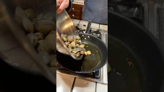 🇮🇹Prepariamoci per lo spaghetto alle vongole🇮🇹 parpachef pasta 360italymarket [upl. by Anzovin151]