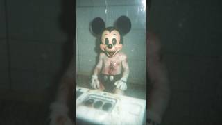 Disney Transformó a un Niño en Mickey Mouse 🐭👤 miedo shorts [upl. by Ginsberg489]