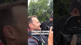 Taraftarlarımızın yarattığı atmosferde kendi sesini duymakta güçlük çeken bir yabancı basın mensubu [upl. by Garibald]