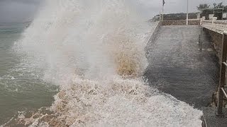 Olas gigantes Asturias 2014 olas 7 metros temporal asturiano alerta naranja costa [upl. by Gusty]