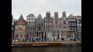 Prachtige gevels op de boomloze Herengracht 1 tm 103 in Amsterdam [upl. by Ikkaj]