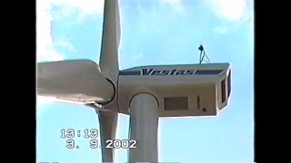 Vestas V90  3 MW Windkraftanlage bei Risum Lindholm 2002 [upl. by Fezoj874]