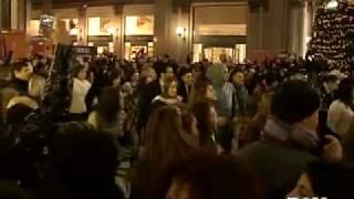 GLEE promoted in Italy with a Spontaneous Dance in Mall Flash Mob [upl. by Durrej890]