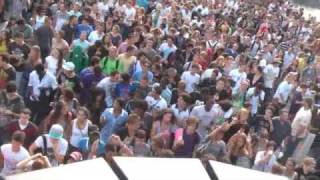 Bob Sinclar  NEW NEW NEW AVICII Remix LIVE  Techno Parade [upl. by Killarney]