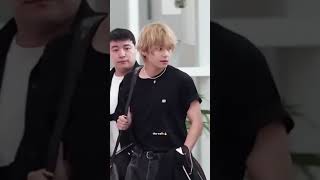 Taehyung flying to Paris for Celine fashion Show n His Walk 🔥🥵 [upl. by Ikairik846]