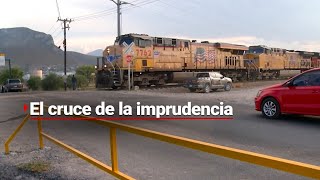 IMPRUDENCIA TOTAL  Choques con trenes son constantes ante la falta de cultura vial en Nuevo León [upl. by Nnylecoj249]