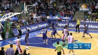 Play of the Game  FRAPORT SKYLINERS vs Brose Baskets [upl. by Warren433]