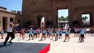 Zumba en Terra Mitica  Toni Costa  Las Avispas [upl. by Arbuckle]