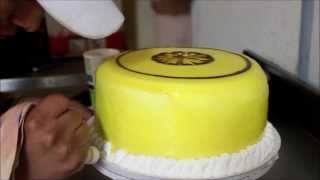 modelo de decoracion de tortas con chantilly y jalea  wilber yucra [upl. by Ardra]