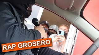 RAPEANDO GROSERÍAS EN KFC BROMA [upl. by Pacificas]