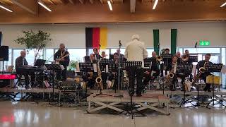 Globetrotter Bigband aus Calden im Flughafenterminal Kassel  Calden [upl. by Karylin479]