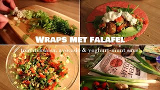 Falafel Wraps met Tomatensalsa en YoghurtMunt Saus [upl. by Yffub457]