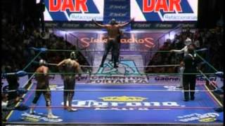 Máscara Dorada Titán Valiente vs Averno Pierroth Volador Jr [upl. by Descombes]