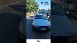 ¿Qué crees de la reacción de este cubano al ver a Antolín el Pichón en su auto en Cuba [upl. by Nosmirc]