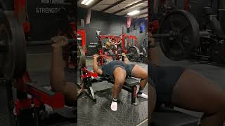 Bench press with 225 tempo reps [upl. by Berhley]