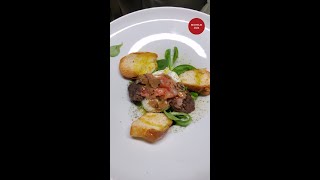 Hamburger di Wagyu burrata tartare di gambero rosso tartufo bianco mistica sa e crostino di pane [upl. by Roydd131]