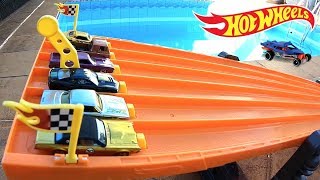 Hot Wheels 50 Anos  Corrida com Coleção de Carrinhos [upl. by Prent]