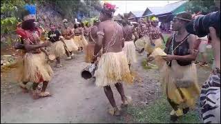 Tarian penyambutan tamu di kampung Yobeh Sentani [upl. by Tortosa]