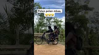 Pelan pelan neng 😂😂 funny kontenlucu lucu hiburan kontenhiburan random reaction [upl. by Gnouhc]