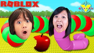 Ryan is a WORM in Roblox Ryan Vs Mommy Lets Play Roblox WORMFACE with Ryans Mommy [upl. by Aruam393]