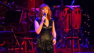 Reba  Ill Be Home for Christmas Nashville Dec 20 2014 [upl. by Eirotal108]