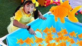 Jannie Pretend Play Catch Fish Carnival Games for Kids [upl. by Nayar503]