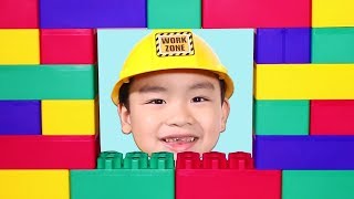 Lyndon Pretend Play as a Builder with Jumbo Blocks [upl. by Aneres]