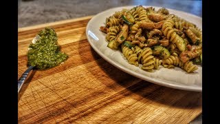 OVERHEERLIJKE Pasta kip amp Pesto maken [upl. by Jahdiel164]