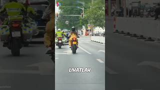 Cara Unik Naik Motor [upl. by Ahsiner54]